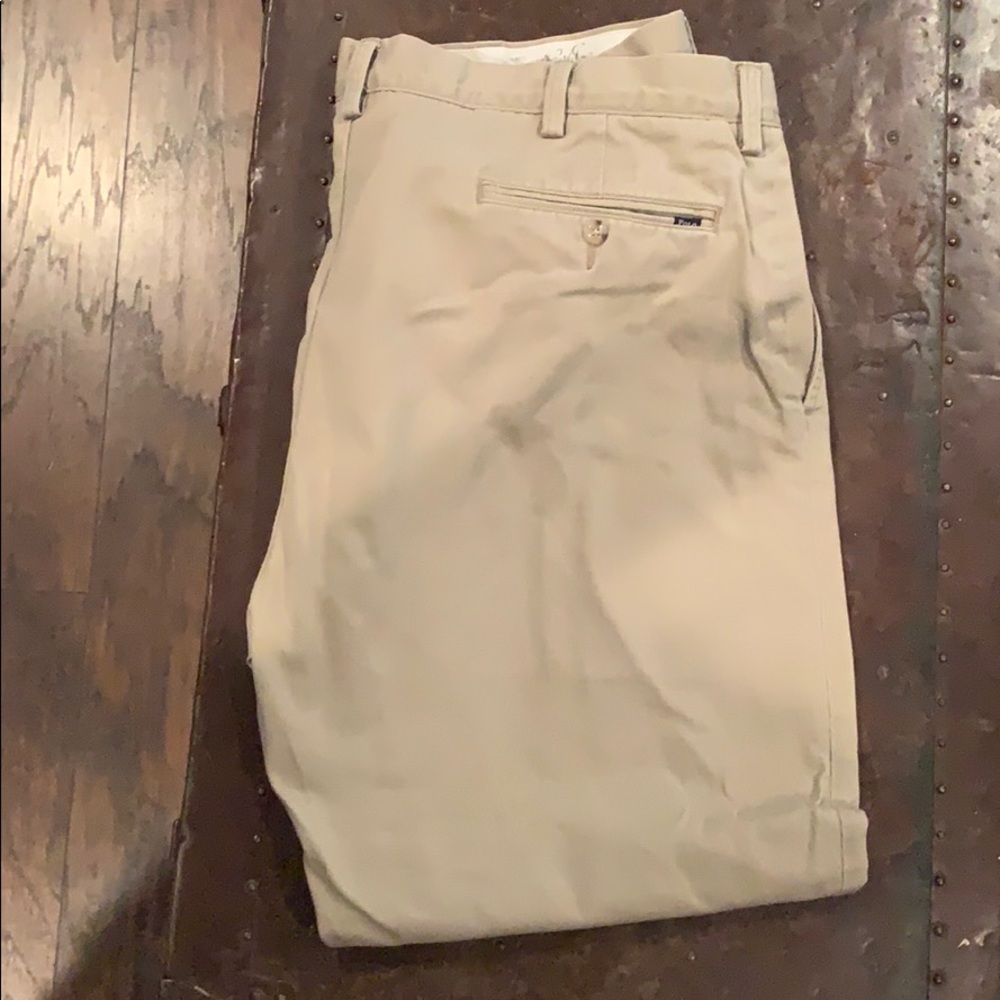 Men’s khaki pants